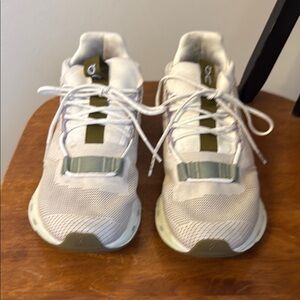 On Running Cloudnova Women’s size 7